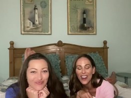 Deux femmes matures pour une masturbation! - 